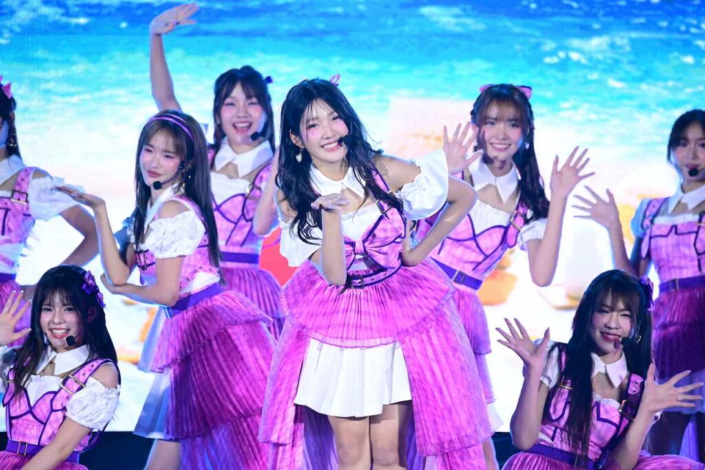 BNK48 เปิดตัวเพลง (4)