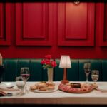 สวยหล่อชวนหยุดมอง “มีนตรา – ท็อป ทศพล” ในเอ็มวี “จริงครึ่งเดียว”