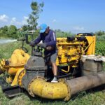 สชป.12 ระดมเครื่องสูบน้ำ 35 เครื่อง แก้น้ำท่วมขังพื้นที่เกษตร สุพรรณฯ–อ่างทอง