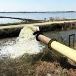 ห่วงใยไม่เปลี่ยน! กรมชลฯ เดินหน้าช่วยเกษตรกร เร่งสูบน้ำ–กำจัดผักตบชวาทั่วประเทศ